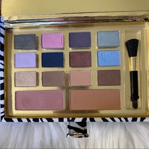 Elizabeth Arden eyeshadow/blush palette